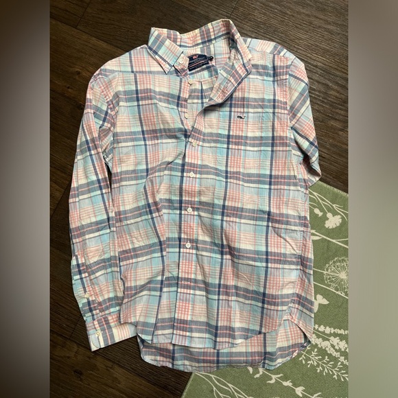 Vineyard Vines Other - Vineyard Vines size medium men’s button up